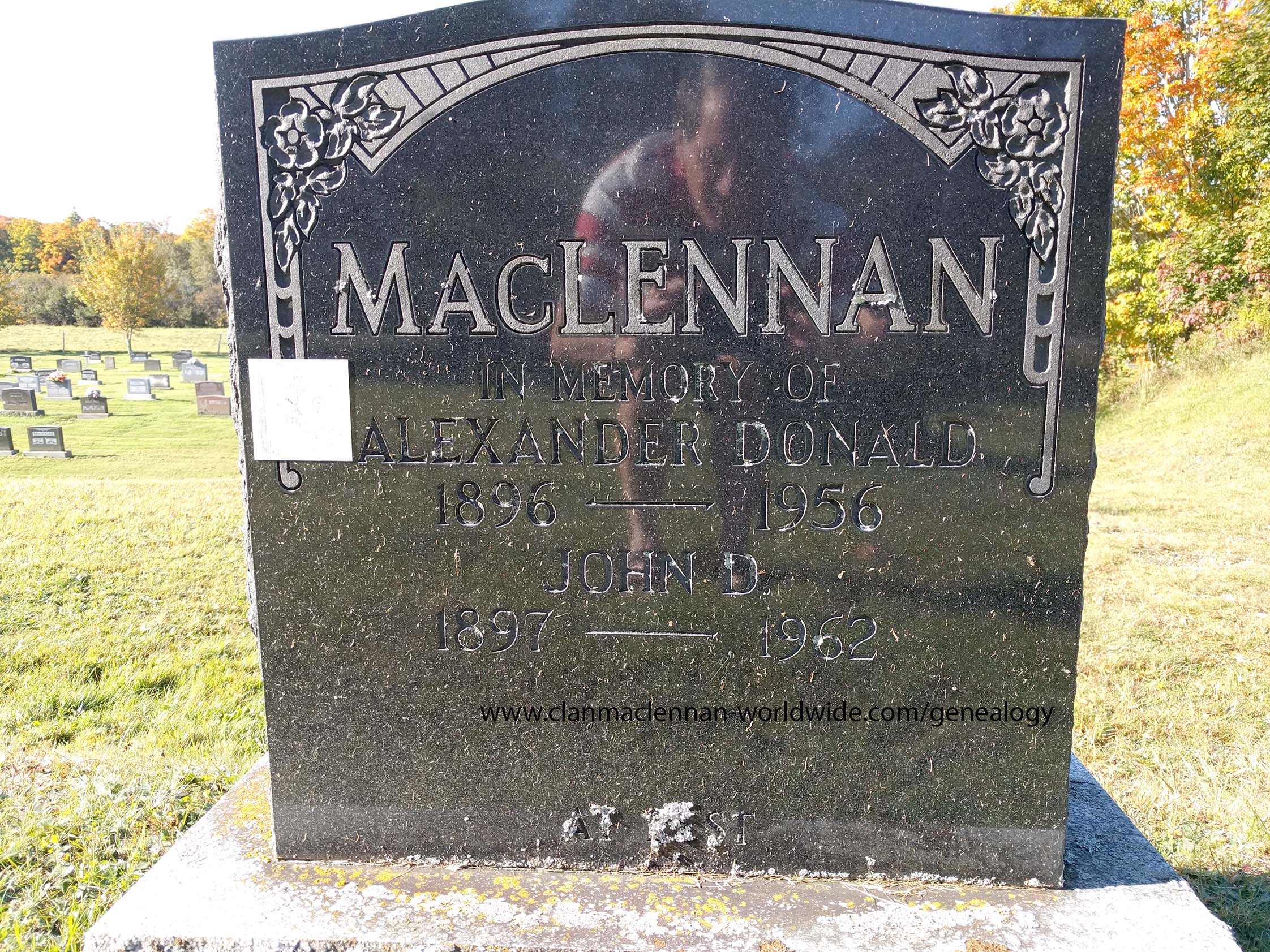 Photo of headstones/Alexander Donald MacLennan 1896-1956 hdstn Middle RvrCB